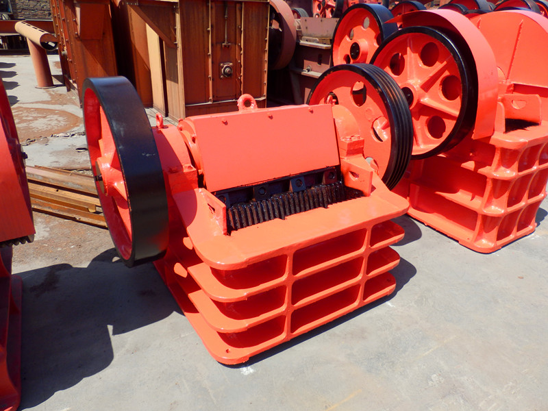 顎式破碎機設(shè)備