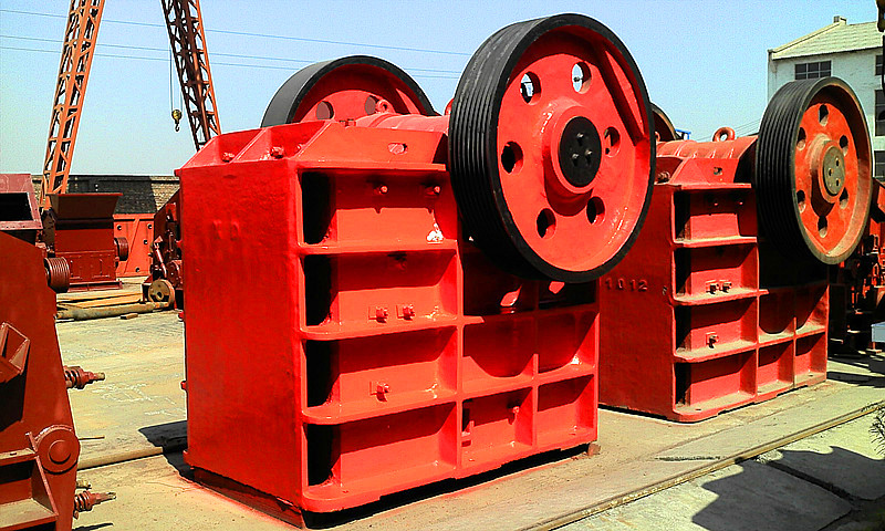 破碎機(jī),破碎機(jī)設(shè)備,顎式破碎機(jī)